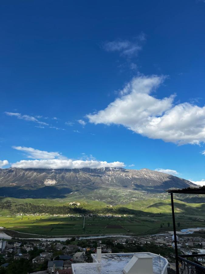 Himalayas Gjirokastër