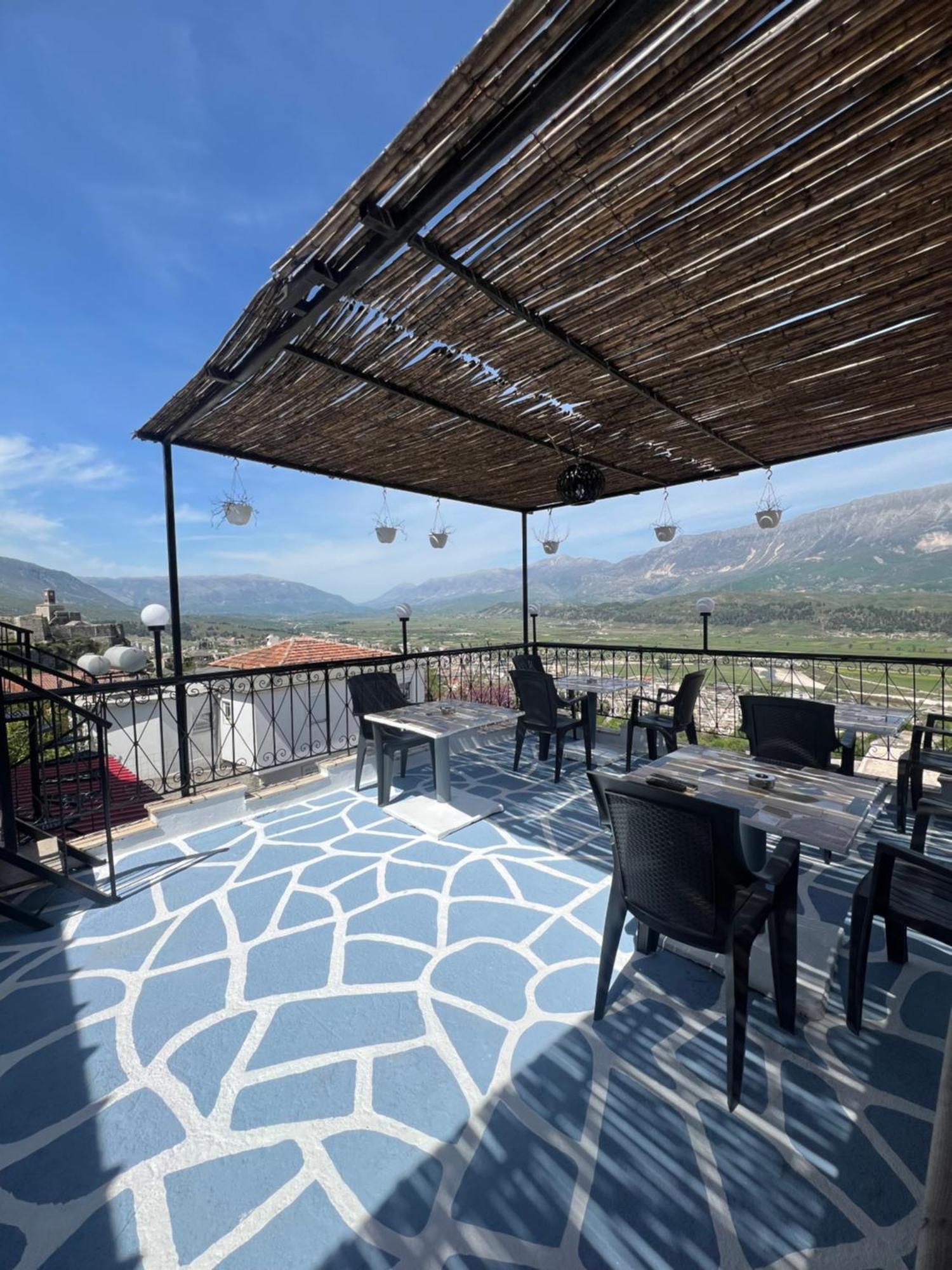 Himalayas Gjirokastër